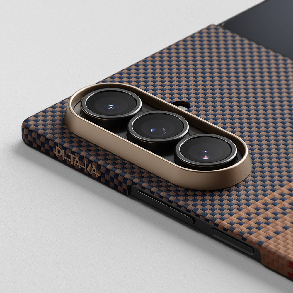 Galaxy Z Flip 7 Kılıf M-safe Şarj Özellikli Aramid Fiber Pitaka Tactile Woven Sunset-Moonrise Serisi Kapak Kahverengi