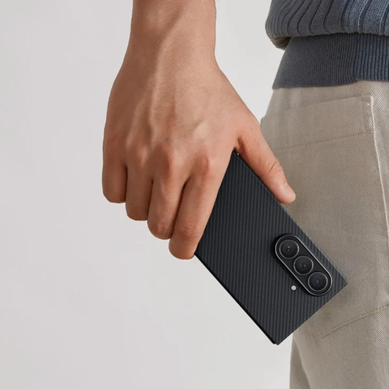 Galaxy Z Fold 7 Kılıf M-safe Şarj Özellikli 600D Aramid Fiber Pitaka Ultra-Slim Classic Serisi Black-Grey Twill Kapak Siyah-Gri