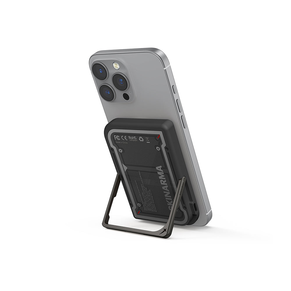 Skinarma Nexus Mecha Kablosuz ve PD Hızlı Şarj Özellikli Metal Standlı Taşınabilir Powerbank 20W 5000mAh Açık Gri