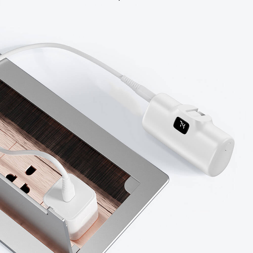 Wiwu Wi-P017 Capsule Serisi 2in1 Mini Taşınabilir Standlı Lightning Powerbank 5000mAh Beyaz